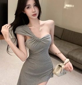 氣質姊姊單肩扭結洋裝