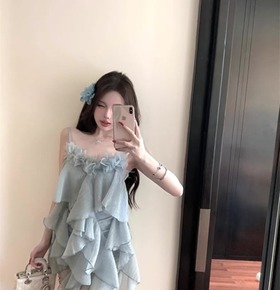 現貨無退換｜氣質花朵甜美荷葉上衣