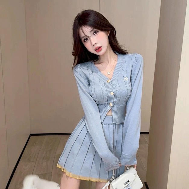 套裝學院風v領針織上衣+百褶裙