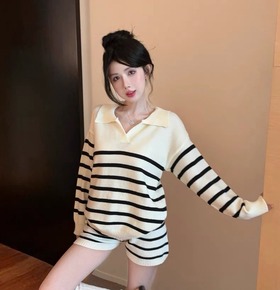 套裝慵懶條紋翻領上衣+短褲