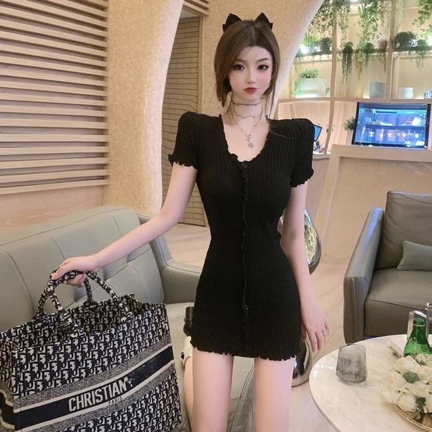 出清無退換｜簡約坑條木耳邊包臀洋