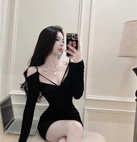 御姐性感線條合身包臀洋