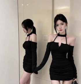 純欲性感露肩掛脖包臀洋