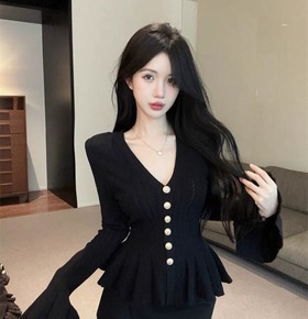 氣質荷葉喇叭袖針織上衣