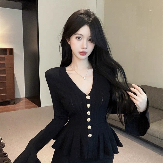 氣質荷葉喇叭袖針織上衣