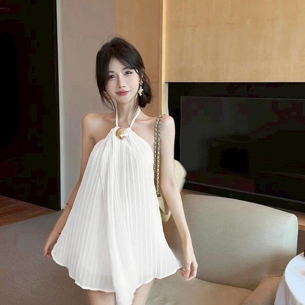 出清無退換｜溫柔浪漫掛脖壓褶連身洋裝