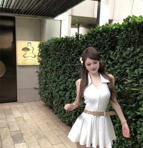 現貨無退換｜性感削肩翻領收腰百褶連身裙