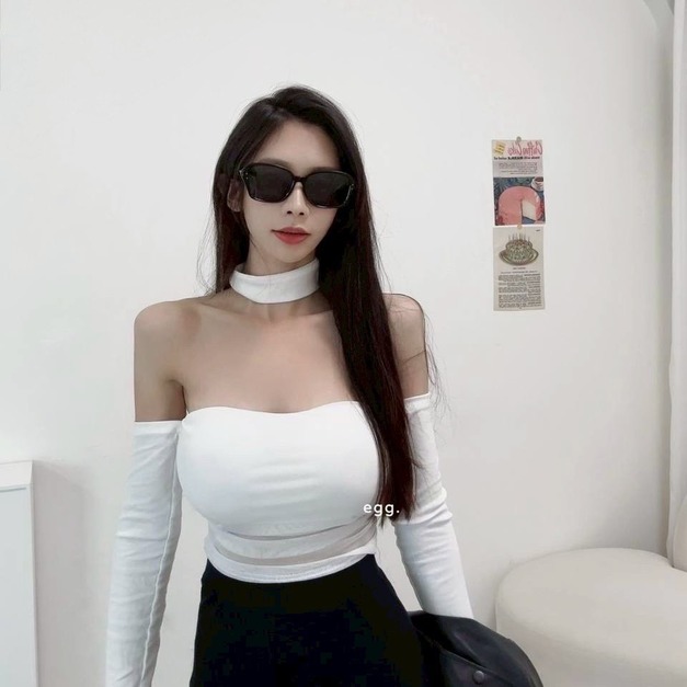 ins風辣感純慾拼接紗接袖罩杯上衣+繞脖