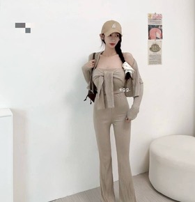 辣感針織綁結罩杯上衣+鈕釦短版外罩+喇叭長褲