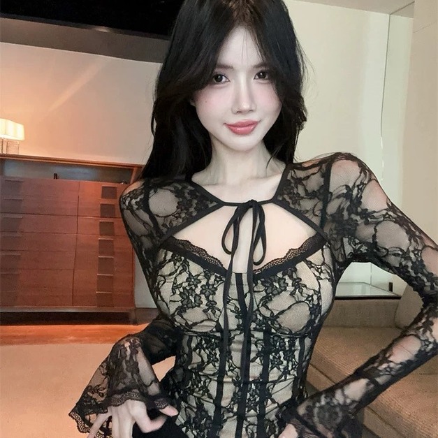 現貨無退換｜性感蕾絲綁帶胸墊上衣