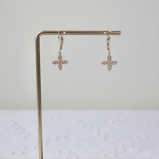 十字雕花碎鑽鋯石耳扣