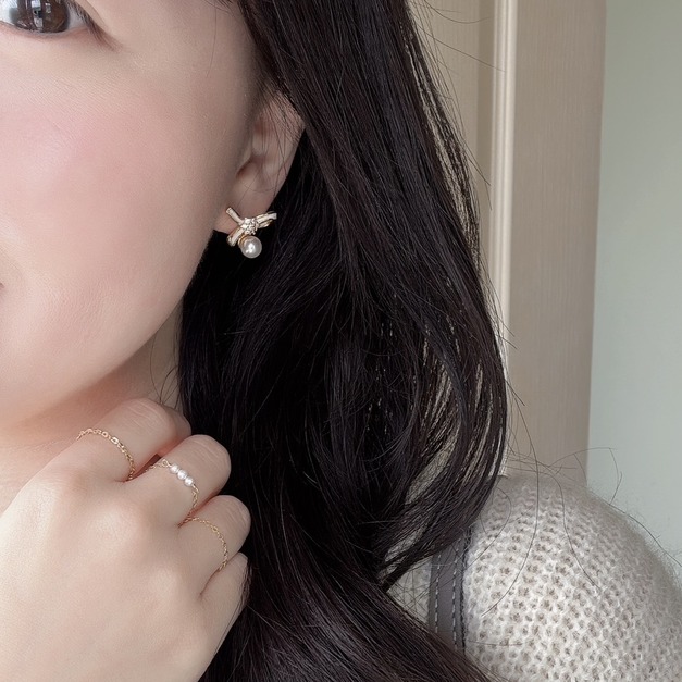 奶油釉面蝴蝶結珍珠耳環