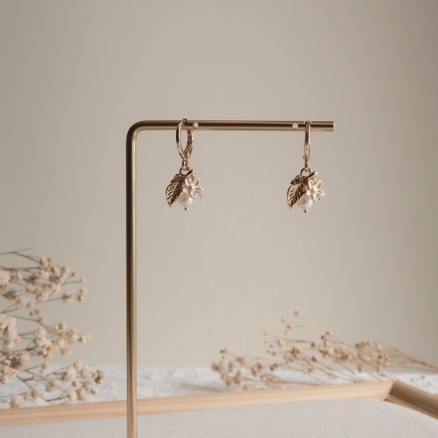 山茶花天然珍珠耳扣