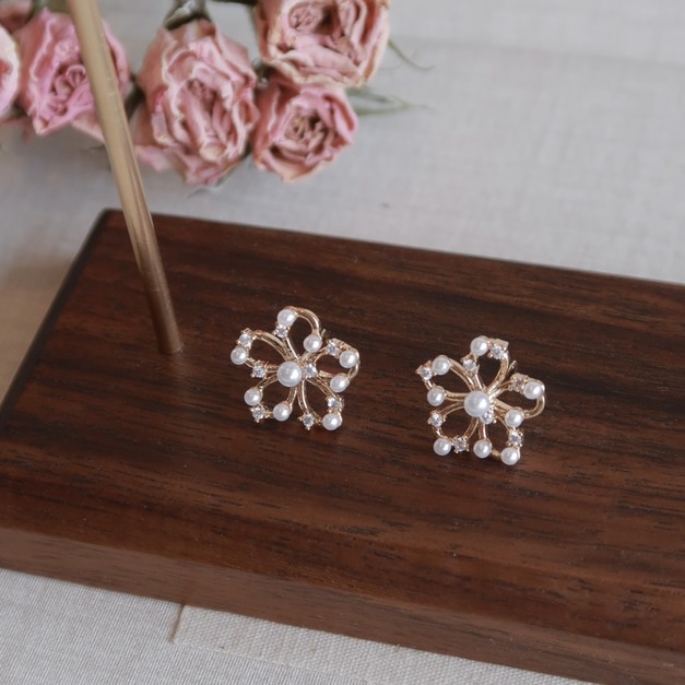 櫻之國❀鏤空細碎mini珍珠耳環