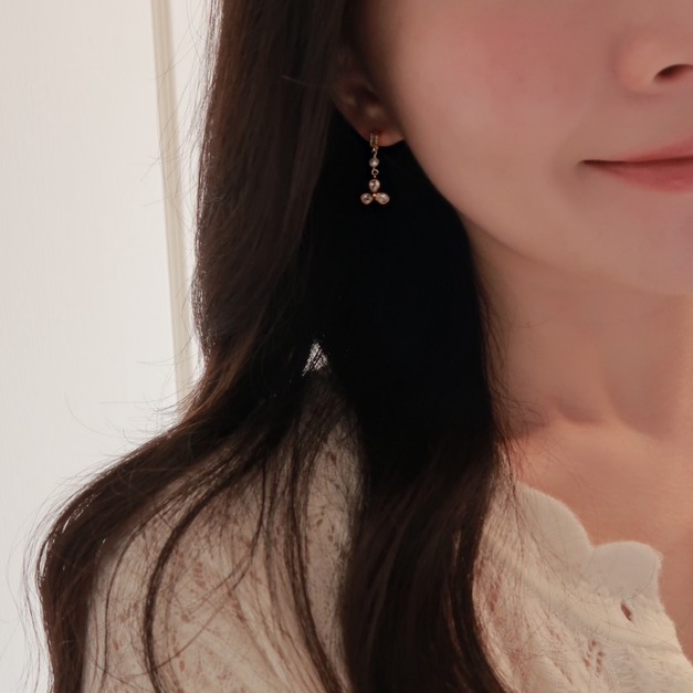 三葉草天然珍珠鋯石耳環