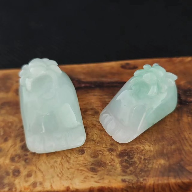 天然緬甸翡翠A貨  知足常樂玉墜