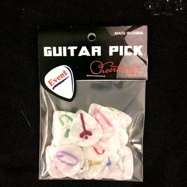 ♪ Your Music 愉耳樂器♪ 字母造型吉他彈片 匹克 撥片 彈片 pick 吉他 0.88mm (1包26片)