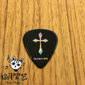 ♪Your Music 愉耳樂器♪PICKBOY 黑底彩色十字架pick 吉他 烏克麗麗匹克0.75mm