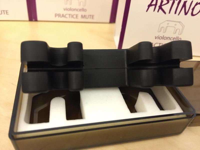 ♪ Your Music 愉耳樂器♪ARTINO PM-02 大提琴弱音器 (附硬盒 OTTO mute台製) ARTINO PM-02 大提琴弱音器 (附硬盒 OTTO mute台製) 第 2 張圖片｜三峽弦樂器